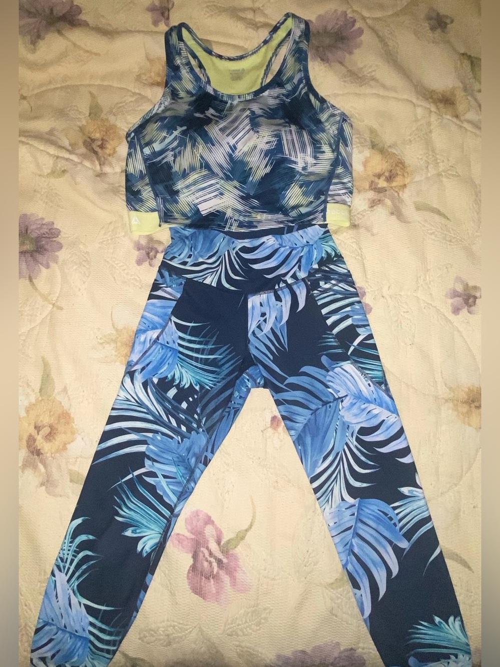 Blue Tropical Print Women's High-Waist Leggings & Racerback Crop Top Set
